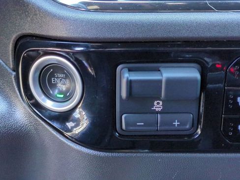 Used 2023 Chevrolet Silverado 1500 ZR2 w/ Technology Package image 17