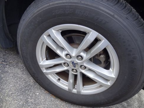 Certified 2020 Ford Explorer XLT w/ Equipment Group 202A image 11