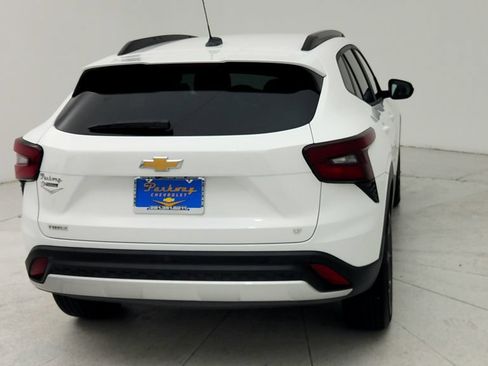 Used 2025 Chevrolet Trax LT w/ Driver Confidence Package FWD image 7