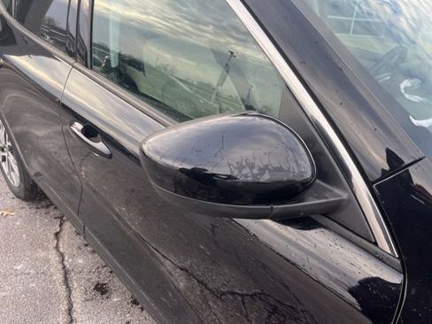 Used 2022 Ford Escape SEL image 3