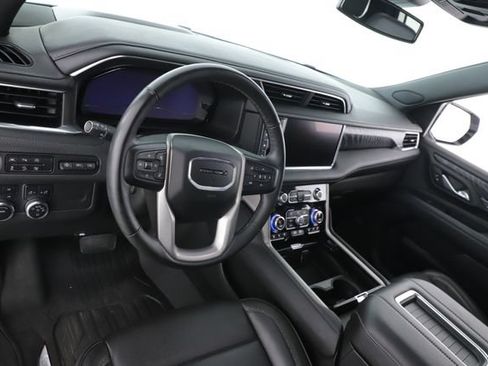 Used 2024 GMC Yukon XL Denali AWD/4WD image 18