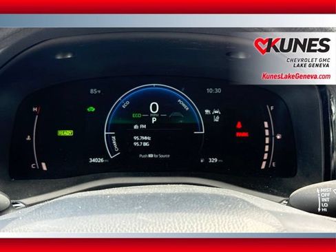 Used 2025 Toyota Camry LE FWD image 4