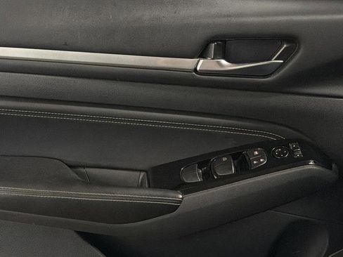 Used 2023 Nissan Altima 2.5 SV w/ SV Premium Package image 20