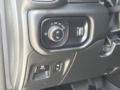 Used 2025 RAM 1500 Big Horn AWD/4WD image 23