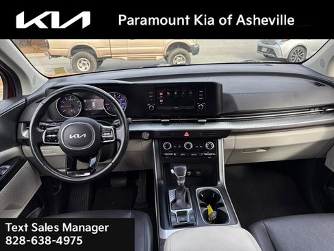 Used 2024 Kia Carnival LX image 8
