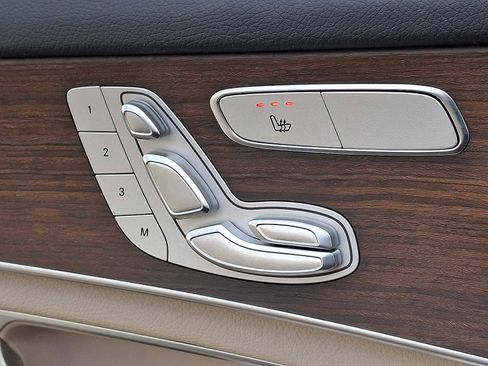 Certified 2022 Mercedes-Benz GLC 300 GLC 300 image 23