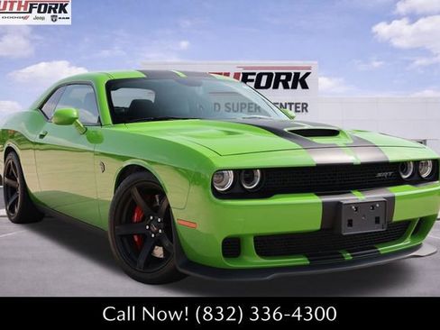 Used 2017 Dodge Challenger SRT Hellcat RWD image 1