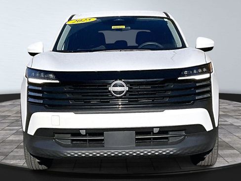 Used 2025 Nissan Kicks SV image 4