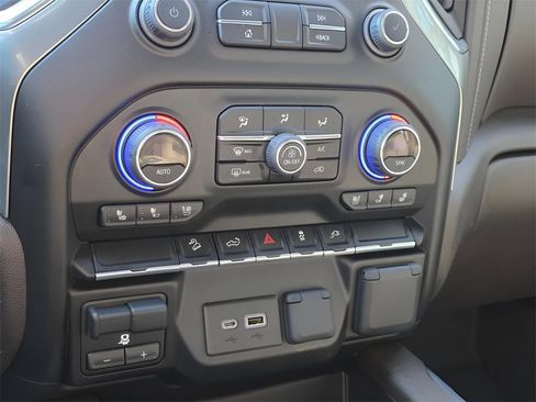 Used 2022 Chevrolet Silverado 2500 LTZ image 29