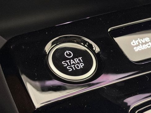 Used 2025 Audi A6 e-tron Premium Plus w/ Premium Plus image 21