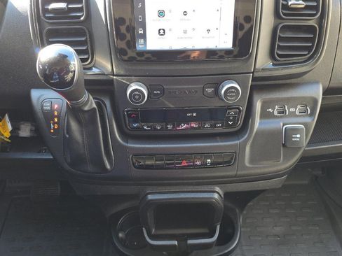 Used 2022 RAM ProMaster 2500 w/ Convenience Group FWD image 9