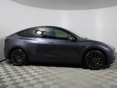 Used 2023 Tesla Model Y Performance image 31