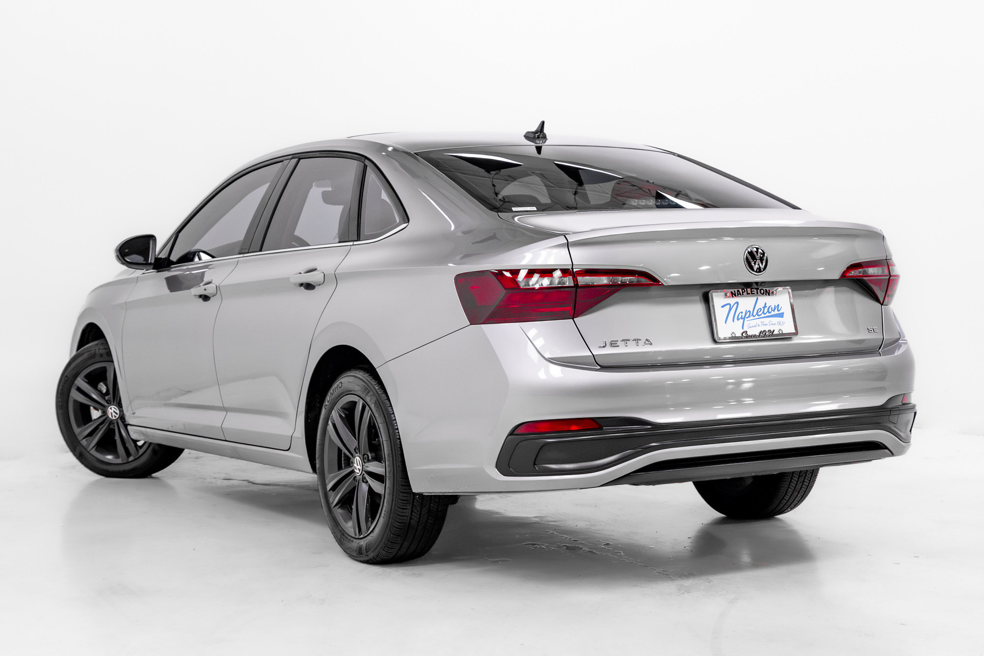 Used 2024 Volkswagen Jetta SE w/ Panoramic Sunroof Package FWD image 28