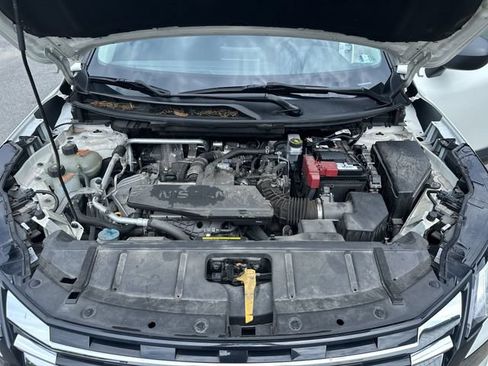 Used 2024 Nissan Rogue S AWD/4WD image 19