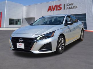 Used 2024 Nissan Altima 2.5 SV image 1