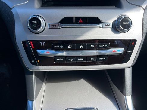 Certified 2021 Ford Explorer XLT w/ Equipment Group 202A image 14