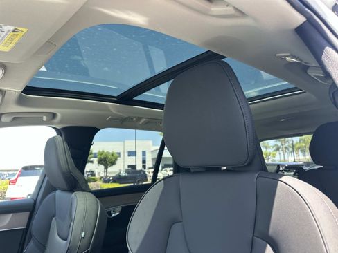 New 2026 Volvo XC90 B5 Plus AWD/4WD image 25