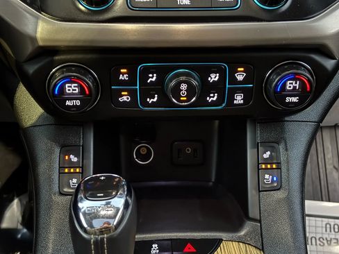 Used 2018 GMC Acadia Denali image 37