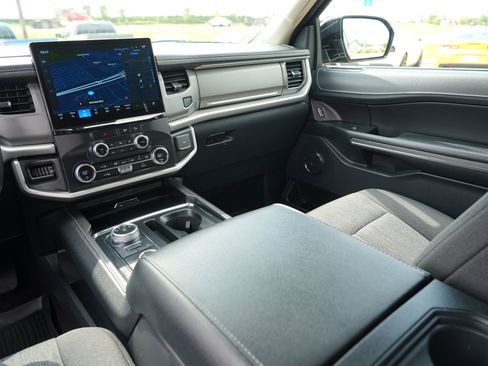 Used 2022 Ford Expedition XLT AWD/4WD image 20