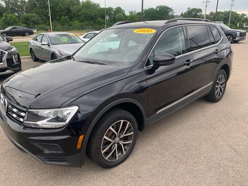 Used 2020 Volkswagen Tiguan SE w/ Panoramic Sunroof Package FWD image 1