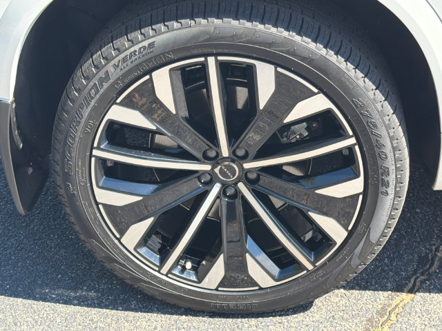 Used 2025 Volvo XC90 B6 Ultra AWD/4WD image 19