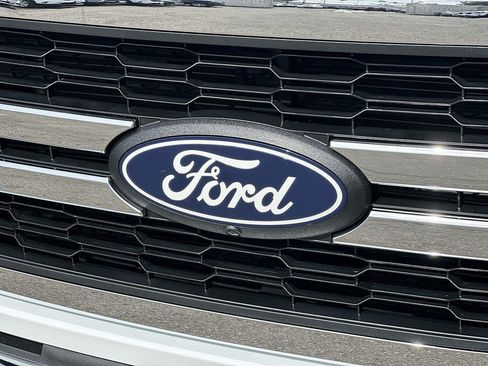 Used 2025 Ford F150 Lariat AWD/4WD image 30
