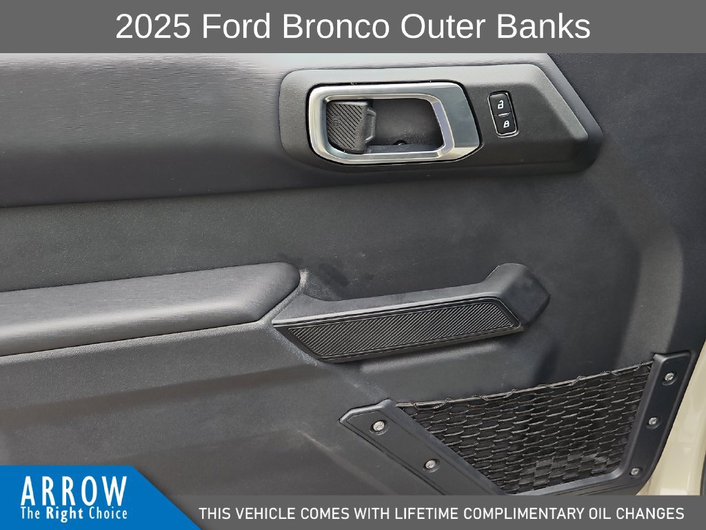 Used 2025 Ford Bronco Outer Banks AWD/4WD image 21