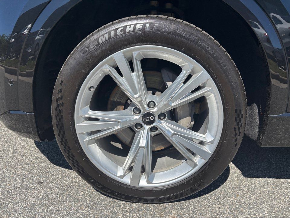 Used 2023 Audi Q8 Premium Plus AWD/4WD image 27