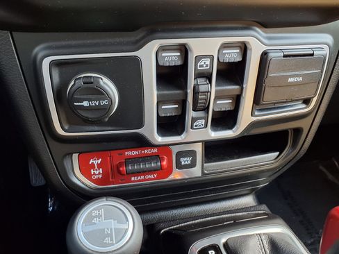 Used 2018 Jeep Wrangler Unlimited Rubicon AWD/4WD image 8