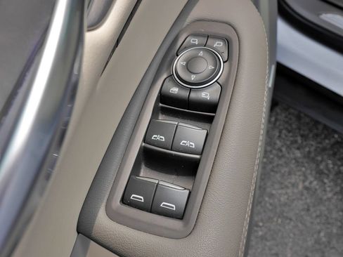 Used 2021 Cadillac XT5 Premium Luxury w/ LPO, Floor Liner Package FWD image 22