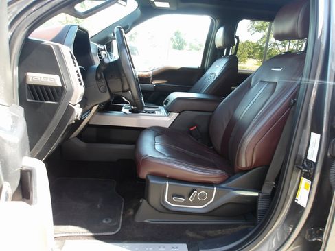 Used 2016 Ford F150 Platinum w/ Equipment Group 701A Luxury image 14