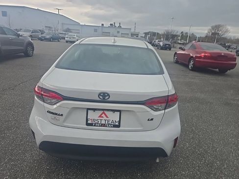 Used 2023 Toyota Corolla LE image 6
