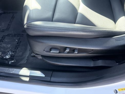 Used 2025 Cadillac XT5 Premium Luxury image 21