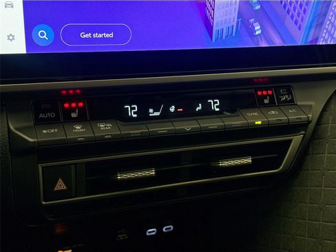 Used 2025 Toyota Camry XLE image 27