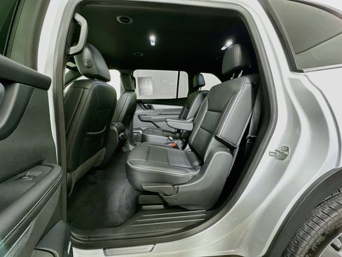 Used 2025 Buick Enclave Preferred FWD image 29