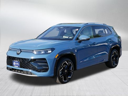 Certified 2025 Volkswagen Tiguan SEL R-Line AWD/4WD image 3