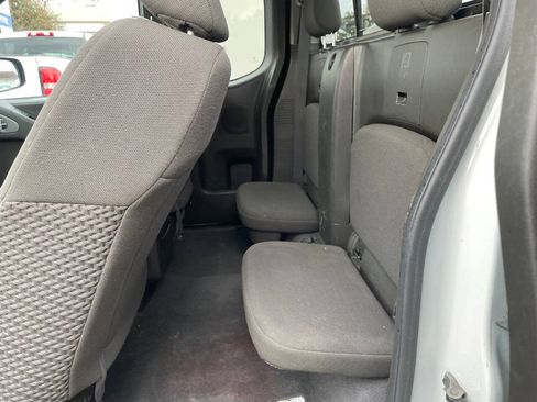 Used 2019 Nissan Frontier SV RWD image 9