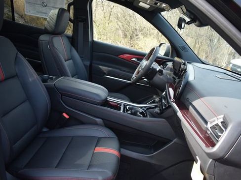 New 2026 Chevrolet Traverse RS w/ LPO, Floor Liner Package image 15