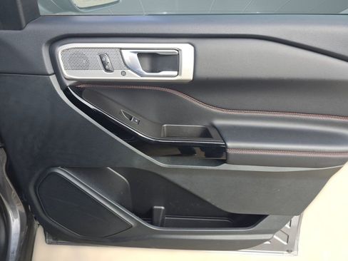 Certified 2024 Ford Explorer ST-Line w/ Class IV Trailer Tow Package image 31