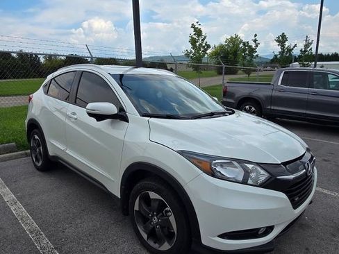 Used 2018 Honda HR-V EX-L image 2