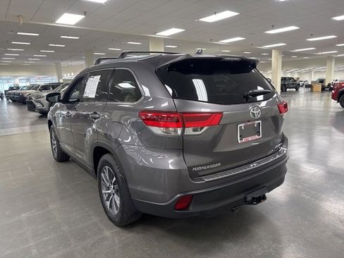 Used 2019 Toyota Highlander XLE image 5