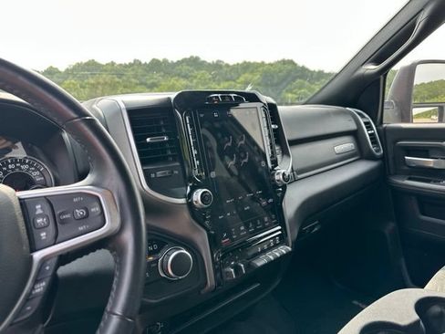Used 2024 RAM 2500 Big Horn w/ Night Edition AWD/4WD image 8