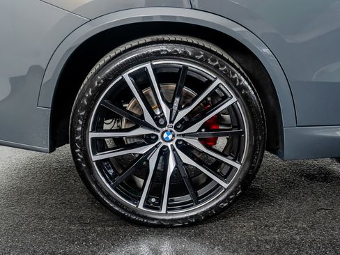 Used 2024 BMW X5 xDrive40i image 9