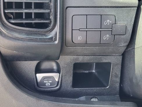 Used 2024 RAM ProMaster 2500 w/ Convenience Group FWD image 14