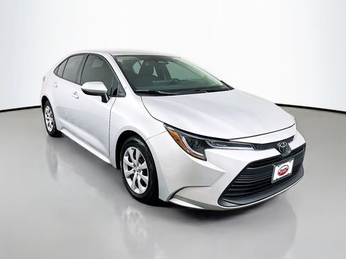 Used 2024 Toyota Corolla LE FWD image 3