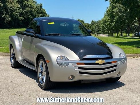 Used 2006 Chevrolet SSR w/ Preferred Equipment Group RWD image 9
