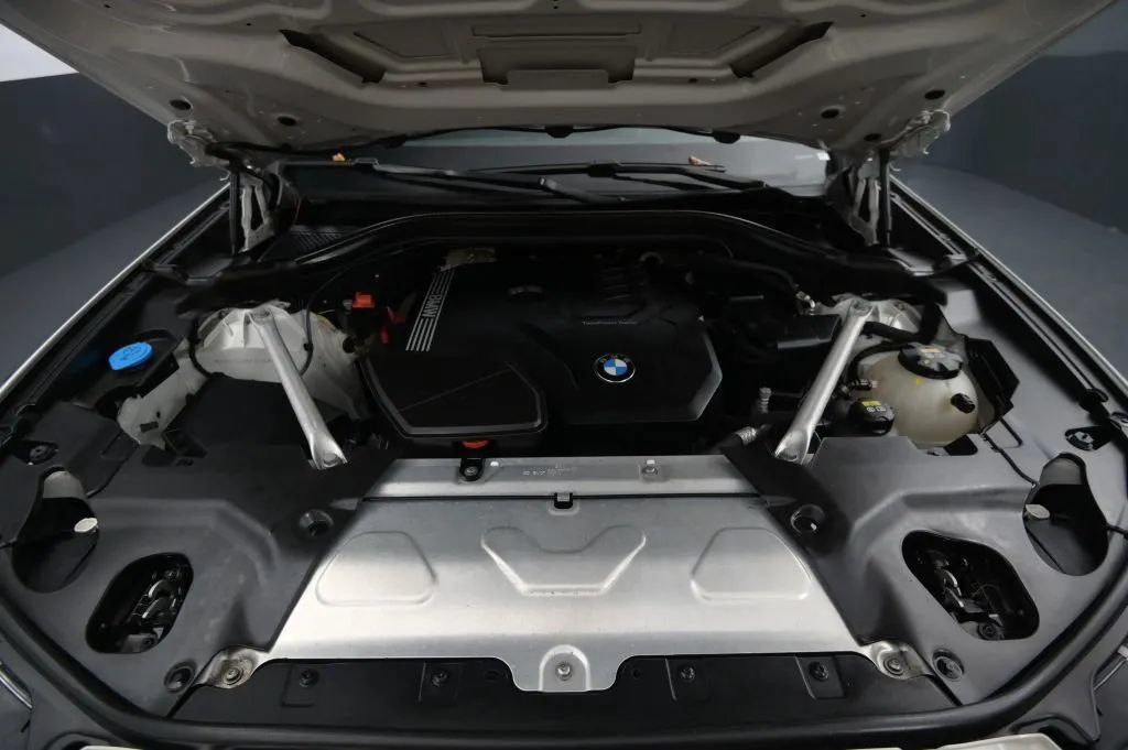 Used 2021 BMW X4 xDrive30i w/ M Sport Package AWD/4WD image 18