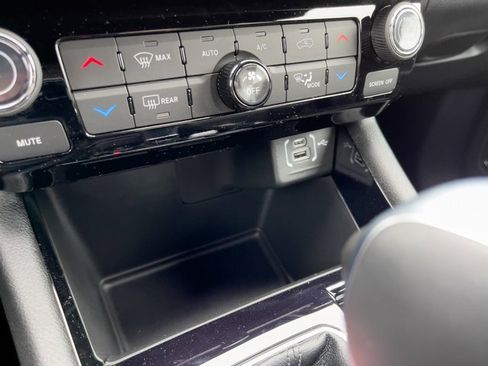 New 2026 Jeep Compass Limited image 25