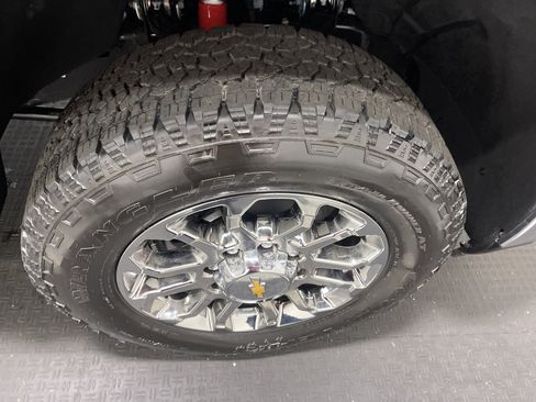 Used 2026 Chevrolet Silverado 3500 LTZ w/ LTZ Premium Package image 26