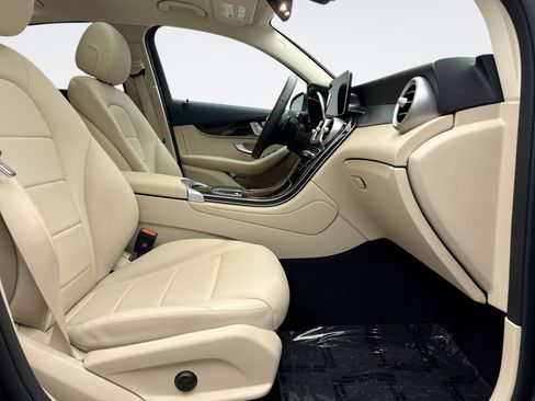 Used 2023 Mercedes-Benz GLC 300 4MATIC Coupe image 16